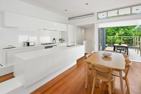 Cogens Two Bedroom Townhouse - Australian Directory 3