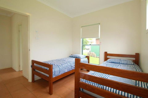 Anglesea 17 Hodgson Street - Australian Directory 7