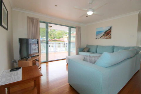 Anglesea 17 Hodgson Street - Australian Directory 3