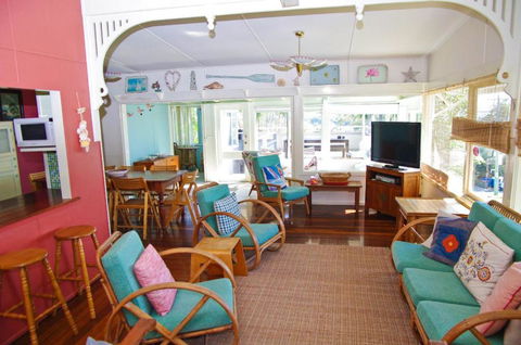 Longboard 1 Hill Street - Australian Directory 2