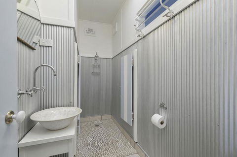 Longboard 1 Hill Street - Australian Directory 5