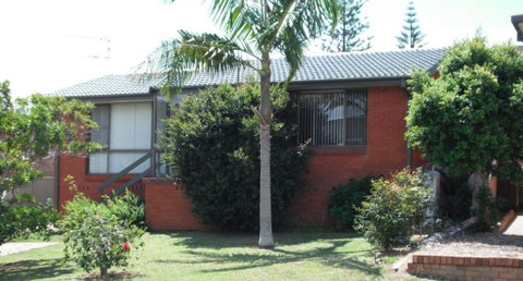 Cara Nobbys Beach 11 Wesley Avenue - Australian Directory 3