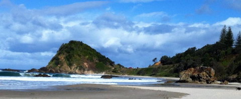 Cara Nobbys Beach 11 Wesley Avenue - Australian Directory 5