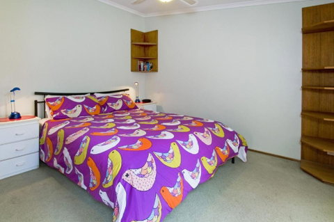 Cara Nobbys Beach 11 Wesley Avenue - Australian Directory 7
