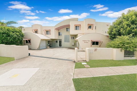 Redcliffe Peninsula Penthouse - Australian Directory 1