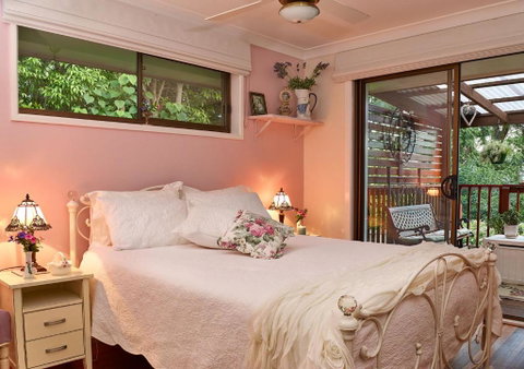Manitzky Magic Home With Heart - Australian Directory 4