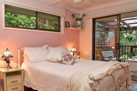 Manitzky Magic Home With Heart - Australian Directory 0