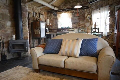 Trestrail Cottage B & B - Australian Directory 6