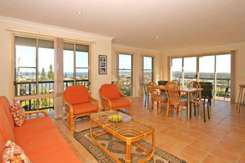 Phoenix Terrace Townhouse Yamba - Australian Directory 6