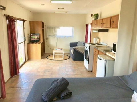 Cute Private Studio Flat With AIRCON! - Australian Directory 3