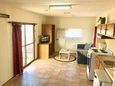 Cute Private Studio Flat With AIRCON! - Australian Directory 4