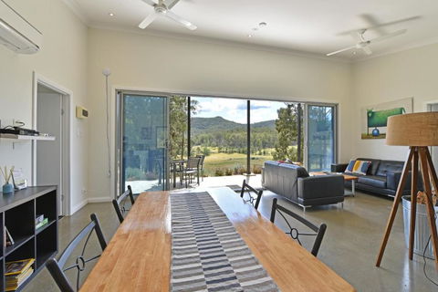 Valle Laguna - Australian Directory 2