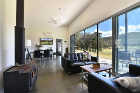 Valle Laguna - Australian Directory 0
