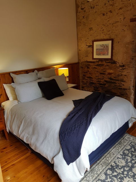 William Hunts Retreat Cypress Studio - Australian Directory 3