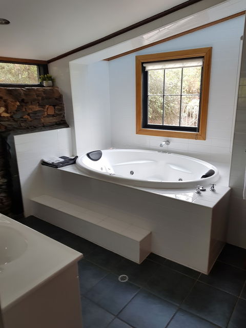 William Hunts Retreat Cypress Studio - Australian Directory 5