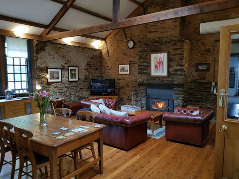 William Hunts Retreat Cypress Studio - Australian Directory 1