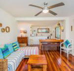 Pacifica 2 Opposite the beach at Brooms Head - Australian Directory