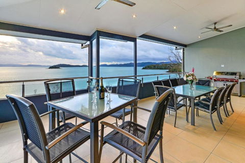 Villa 12 The Edge On Hamilton Island - Australian Directory 6