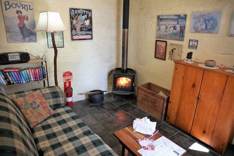 Griffiths Cottage - Australian Directory 5