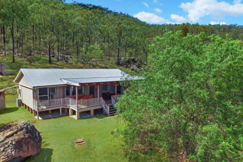 Rosamund House In Broke 4br House In Walking Distance To Cellar Doors - Australian Directory 4