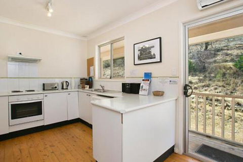 Rosamund House In Broke 4br House In Walking Distance To Cellar Doors - Australian Directory 5