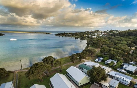 Turner Holiday Park - Australian Directory 1