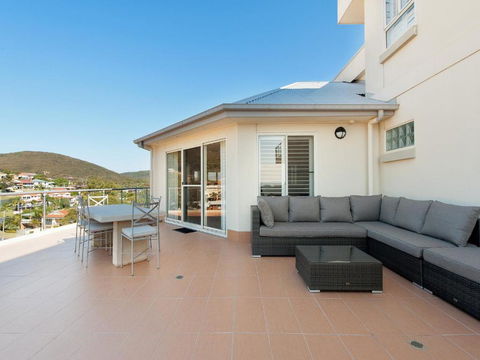 Views Views & More Views Sub Penthouse In Shoal Bay - Australian Directory 4