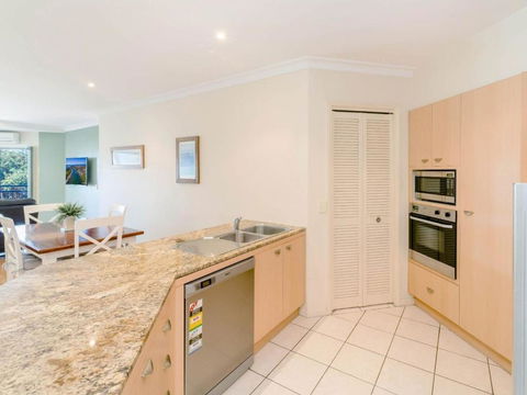 The Sands 7 Great Views Across The Ocean - Australian Directory 4