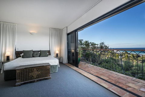 Tuscan Inspired Townhouse Minutes From The Beach - Australian Directory 1