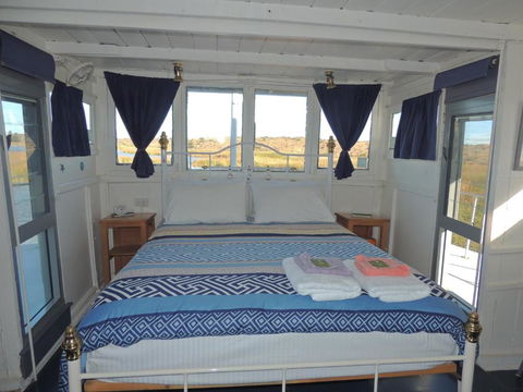 PS Federal Retreat Paddle Steamer Goolwa - Australian Directory 4