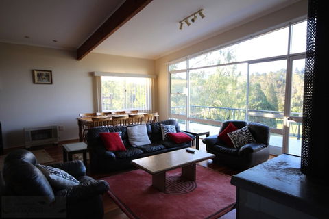 Fairways Close - Australian Directory 1