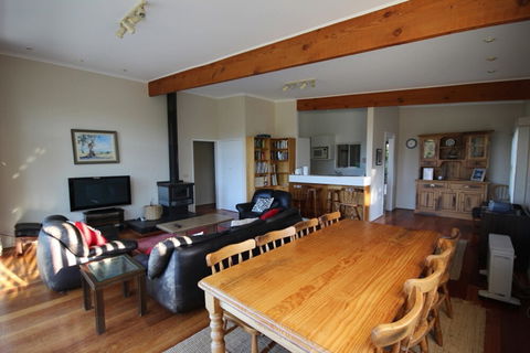 Fairways Close - Australian Directory 0