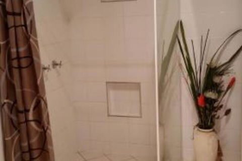 Lawson Retreat - Australian Directory 4