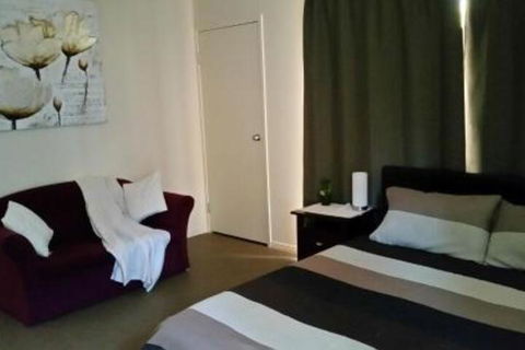 Lawson Retreat - Australian Directory 2