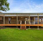 98 Ocean Parade Rustic Log Cabin - Australian Directory