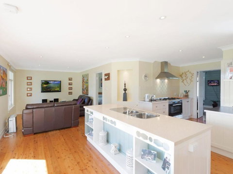 The Tempre At Narooma - Australian Directory 6
