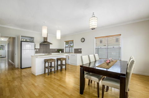 Zaahira House - Australian Directory 2