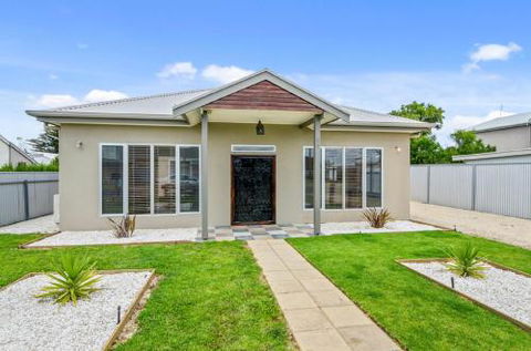 Zaahira House - Australian Directory 1