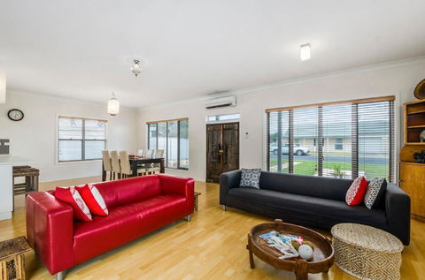 Zaahira House - Australian Directory 4