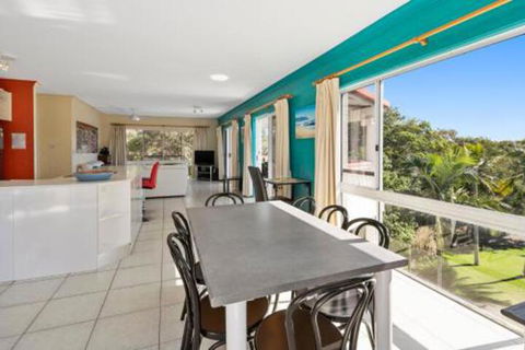 17 The Islander Resort - Australian Directory 2