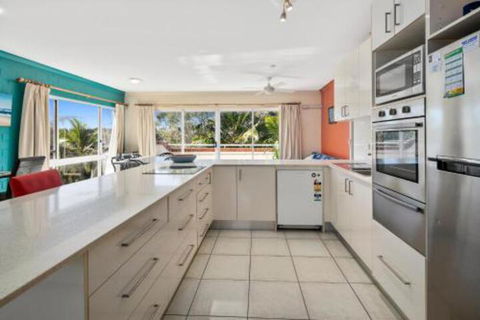 17 The Islander Resort - Australian Directory 6