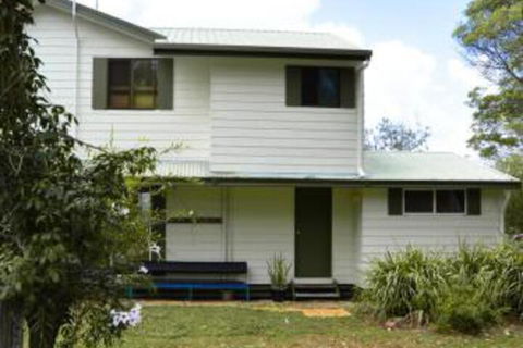 Hillhouse - Australian Directory 2