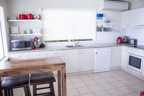 Beach Haven - Australian Directory 7