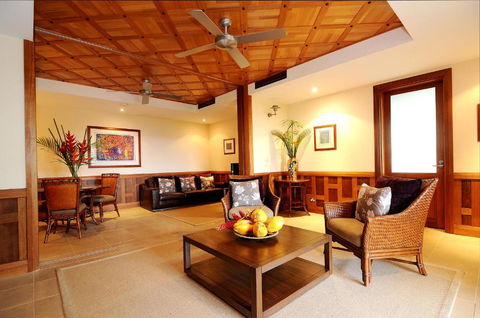 Villa Empat Puluh Dua - Australian Directory 6