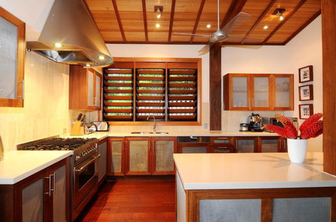 Villa Empat Puluh Dua - Australian Directory 2