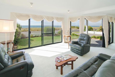 Bayside Beauty - Australian Directory 4