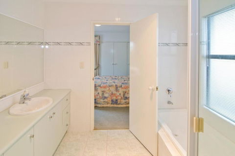 Bayside Beauty - Australian Directory 3