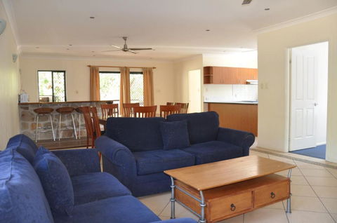 44 Cypress Avenue Holiday Home In A Quiet Location Close To Patrolled Beach & CBD - Australian Directory 6