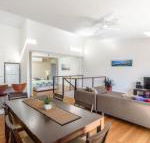 Unit 4 Rainbow Surf Modern double storey townhouse with large shared pool close to beach  shop - Australian Directory
