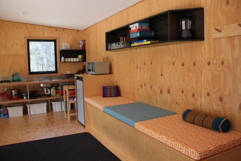 BAY Of FIRES ECO HUT Off Grid Experience At Binalong Bay - Australian Directory 6